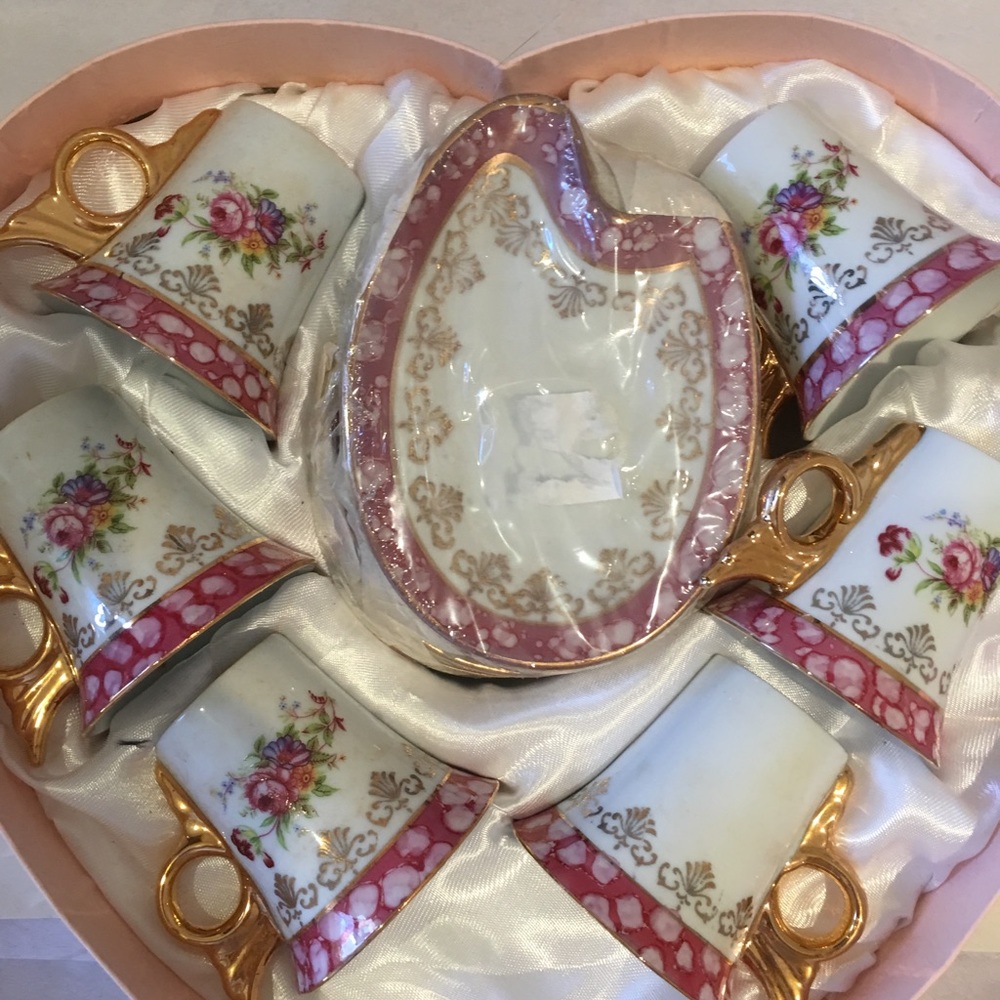 A beautiful cup set